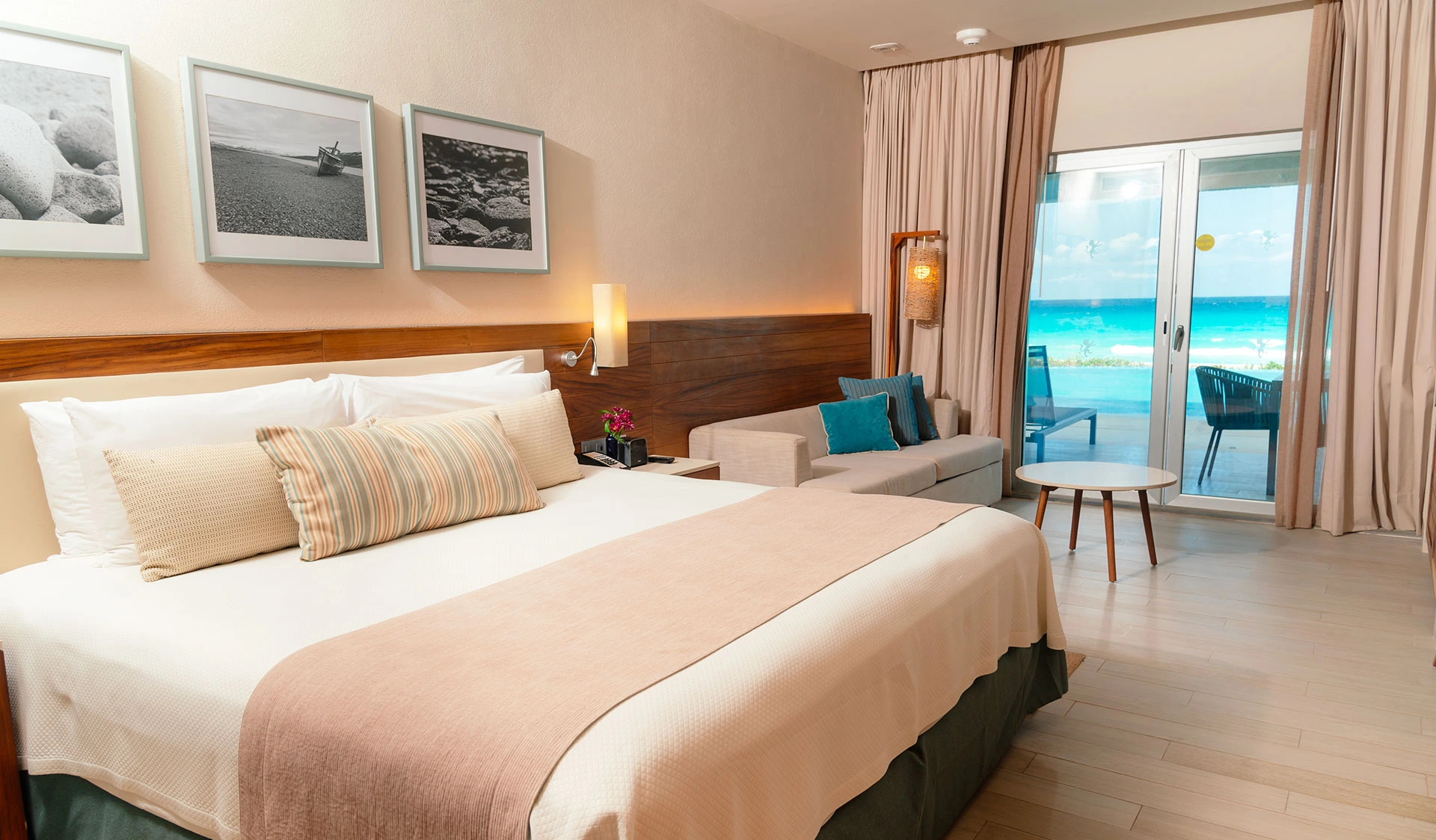 Deluxe Suite King Vista Parcial al Mar en Emporio Cancún