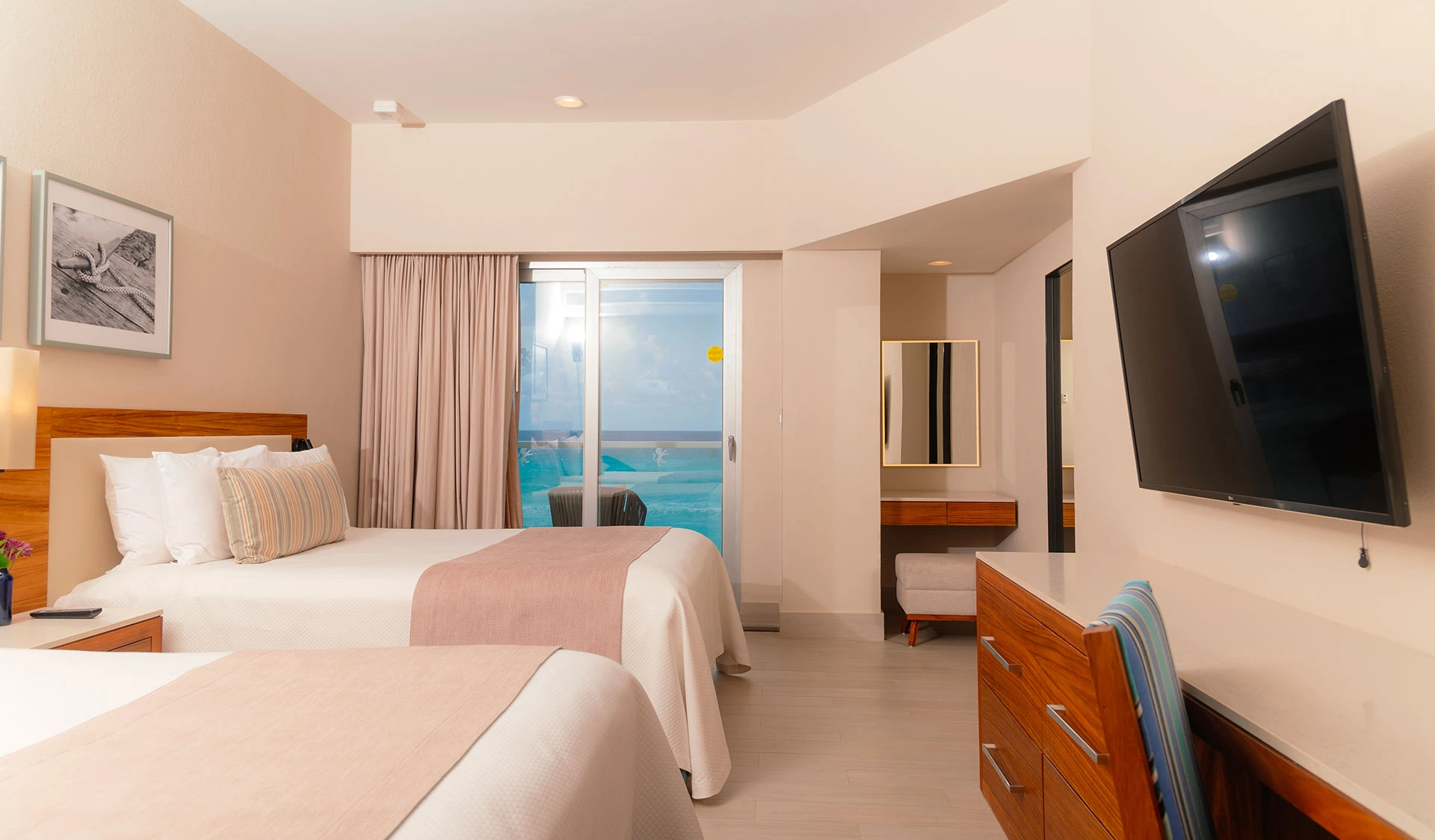 Deluxe Doble Frente al Mar en Hotel Emporio Cancún