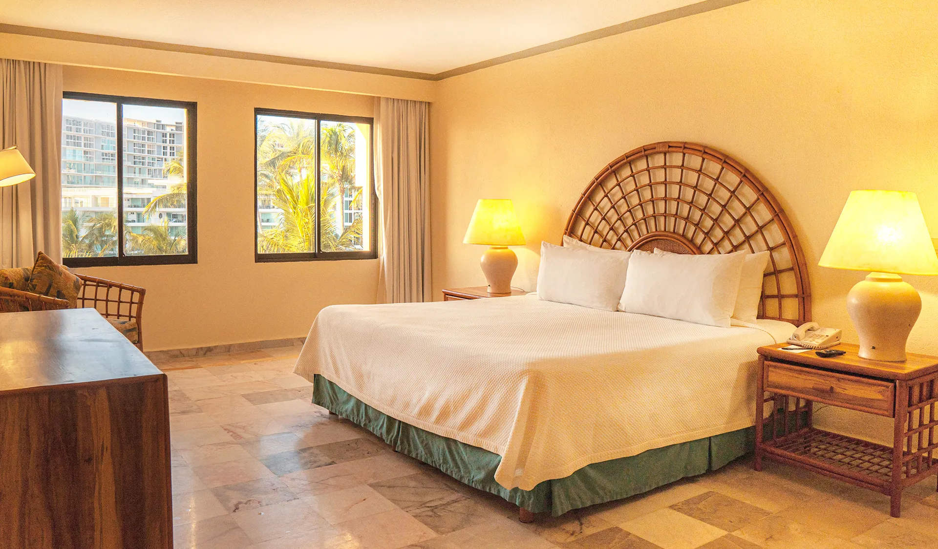 Suite King con Terraza en Hotel Samba Vallarta