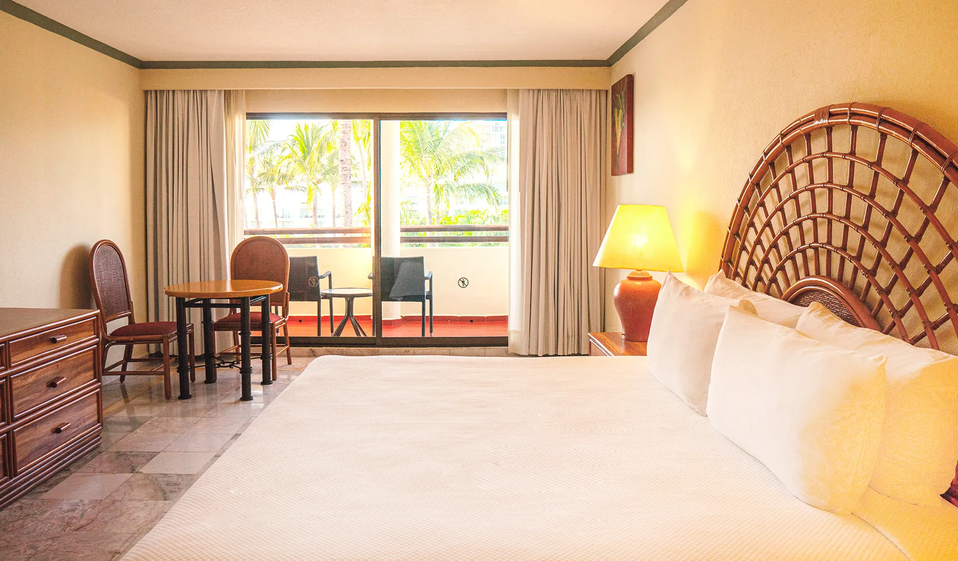 Estándar King con Balcón en Hotel Samba Vallarta